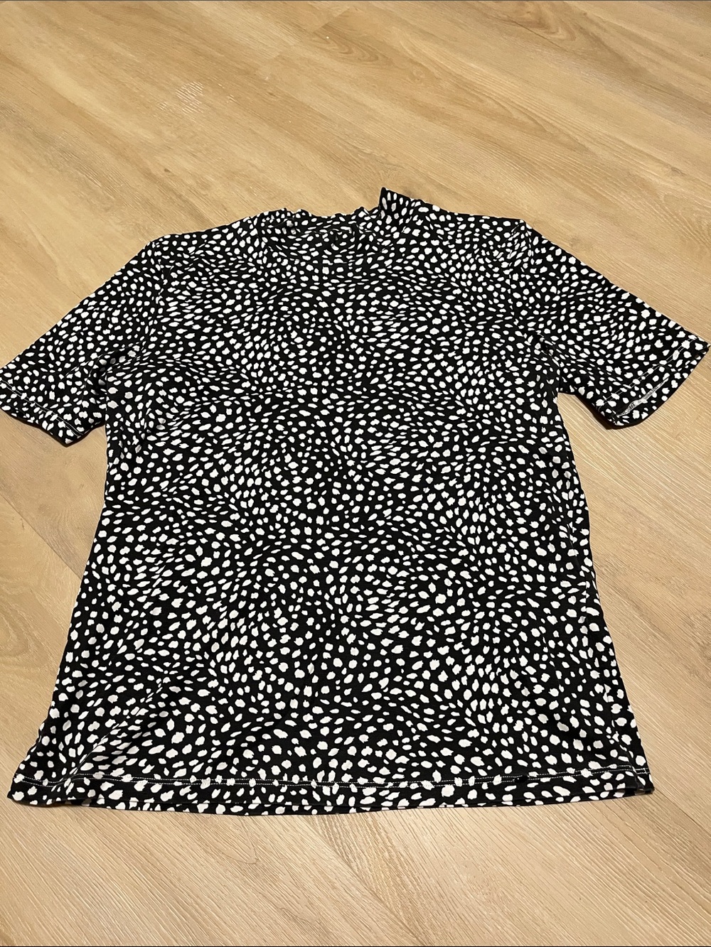 Marc Cain T-Shirt Mockneck Printed Black White Spots